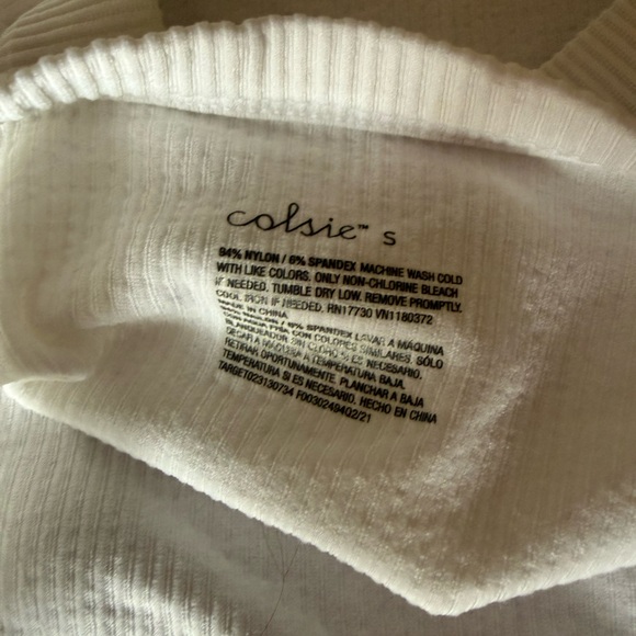 Colsie White Ribbed Cropped Tank - Picture 3 of 3